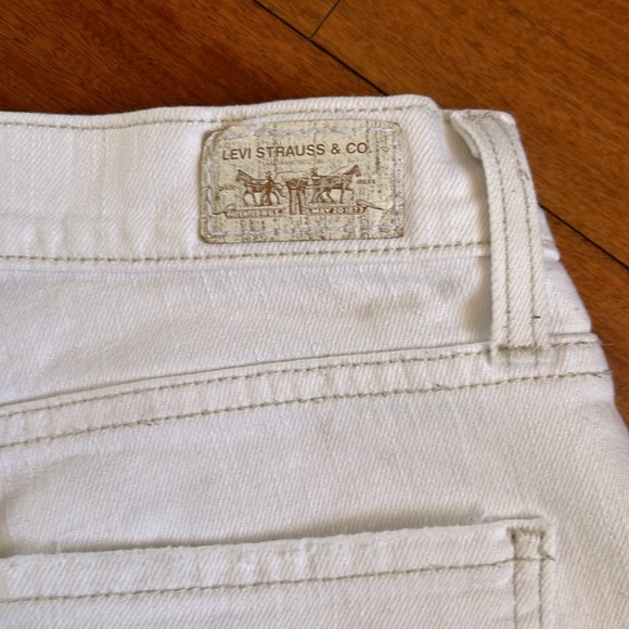 Levi’s 513 Boyfriend Jeans - Picture 10 of 14